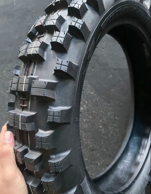 Los neumáticos de motocicletas son materiales de caucho combinados de grado A.